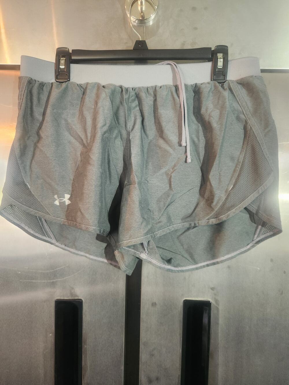 Under Armour HeatGear Loose Fit Running Shorts Heather Gray Womens Size LG